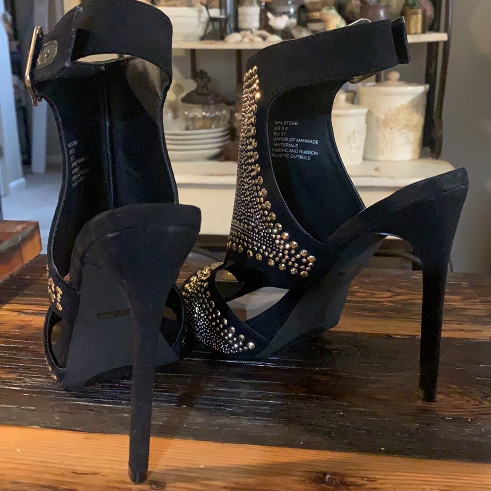 Luxe | Black and Gold Heels - Picture 4 of 7